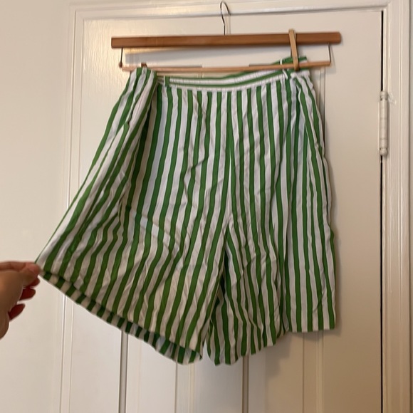 green and white pinstripe high waist drapey bermuda  shorts - Picture 5 of 5